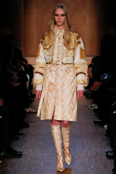 Look 21